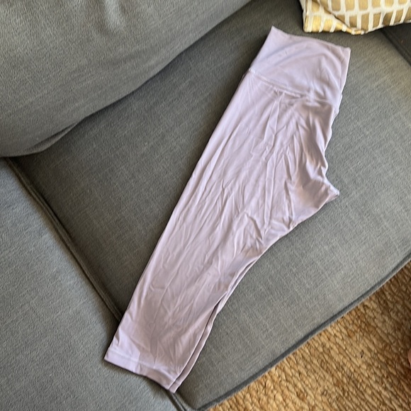 Size 12 Lululemon Align 23in Leggings - Picture 3 of 3